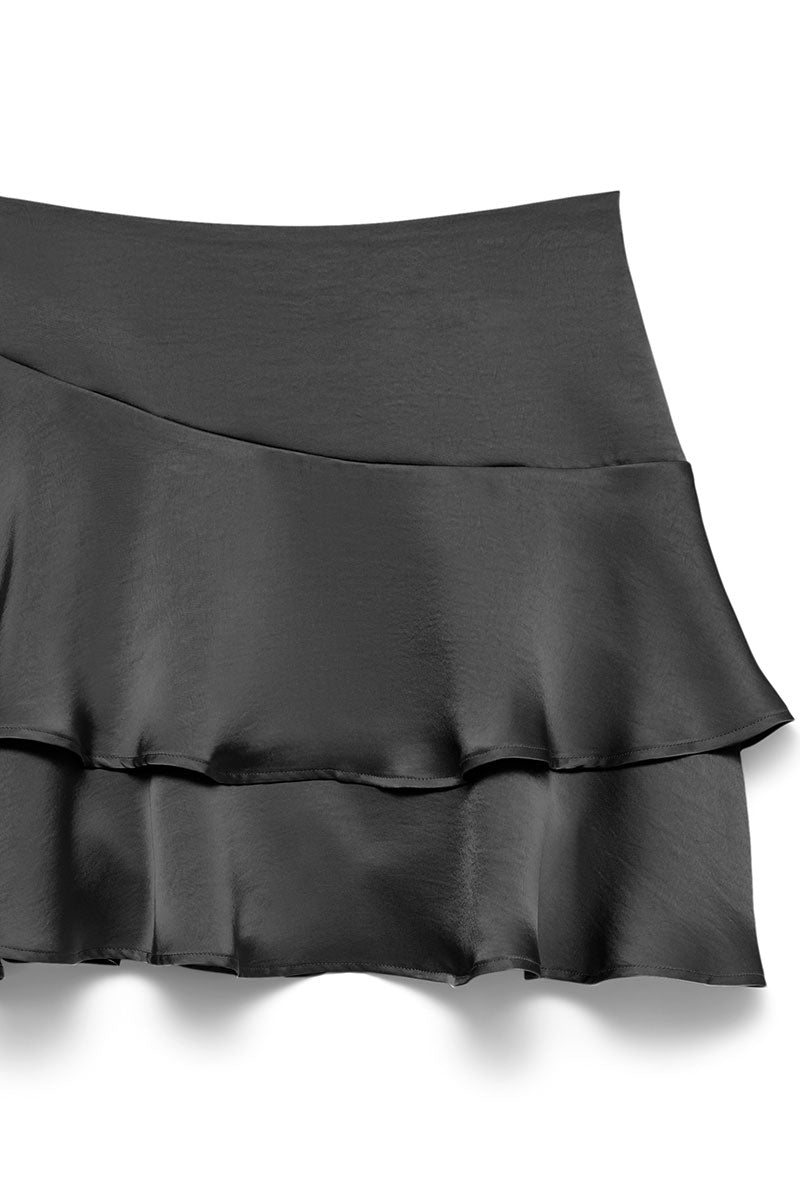 Front detailed image of Miro mw short detail skirt in black, by brand Vero moda