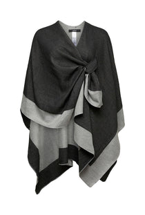 Front image of the Sika poncho in black, by brand Vero moda