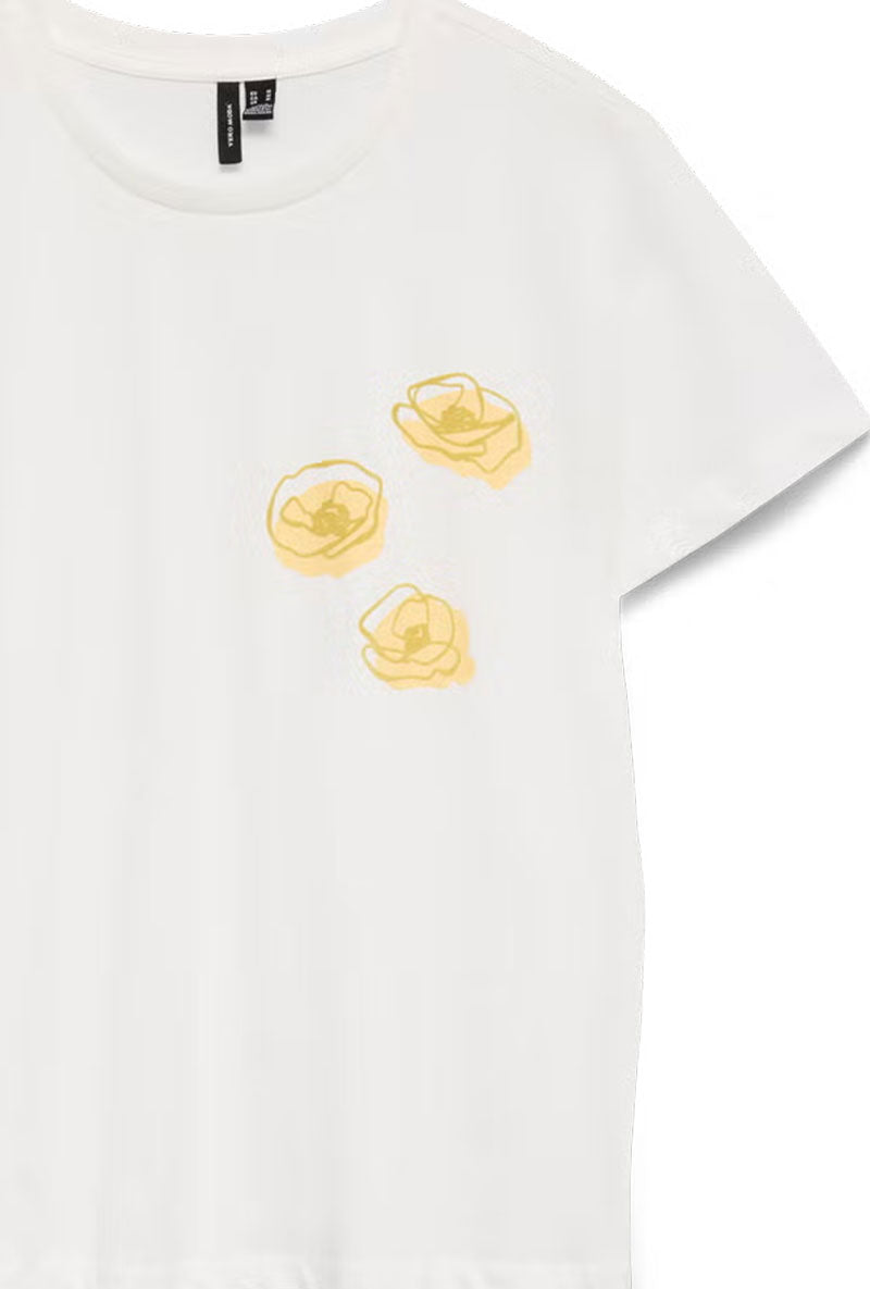 Front detail image of Vanja francis ss top in white/yellow, by brand Vero moda