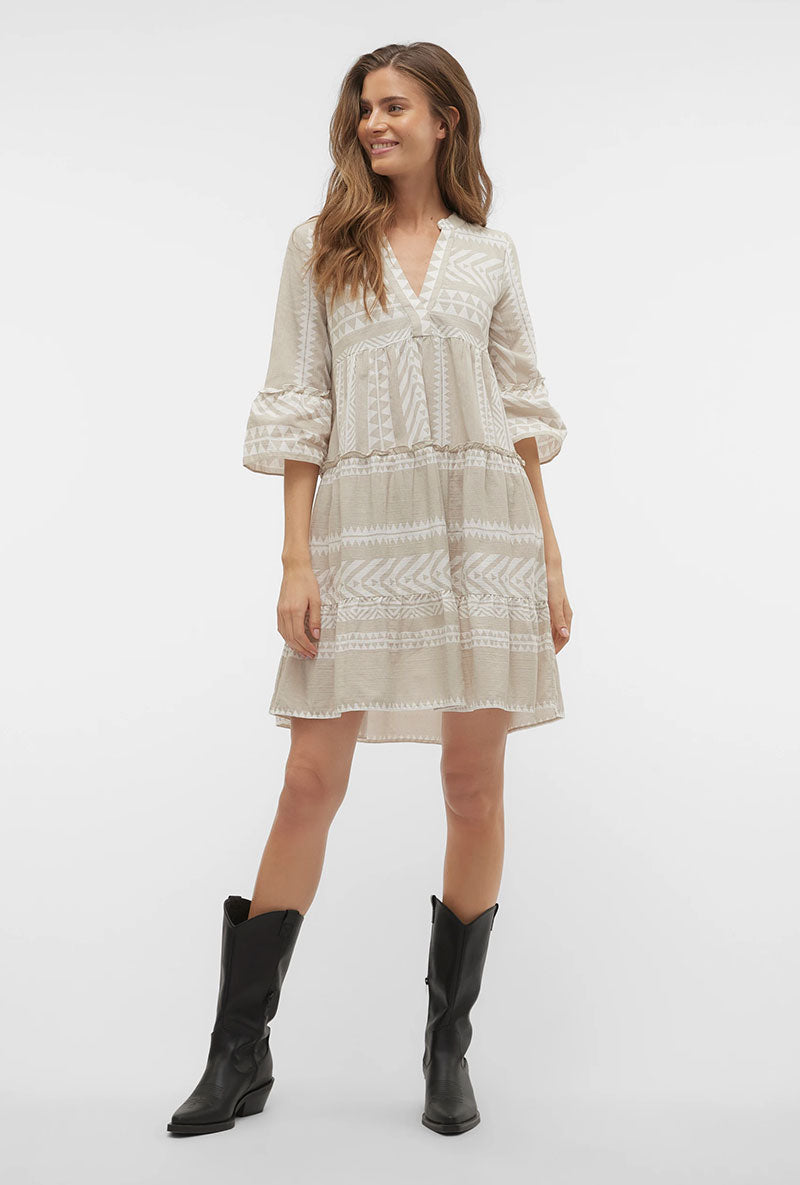 Front image of a model wearing Dicthe 3/4 tunic in stone, by brand Vero moda